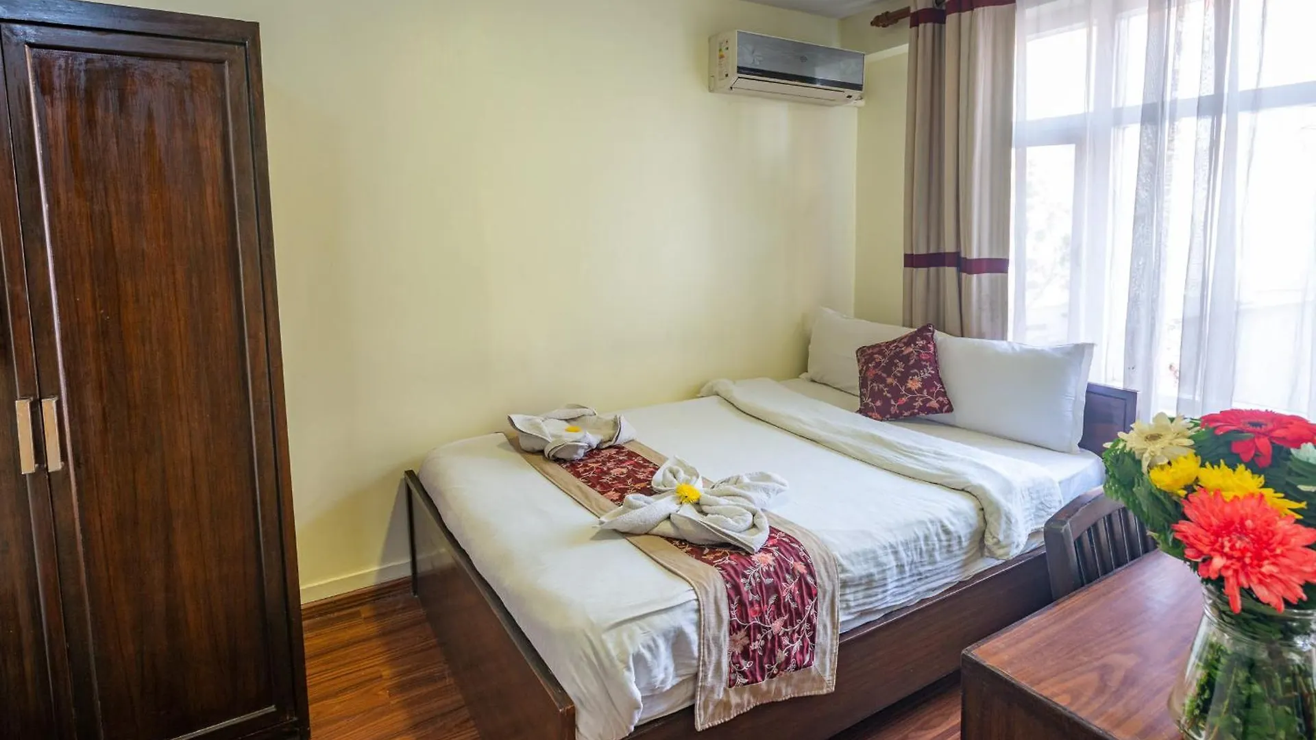 ***  Hotel Yambu Катманду Непал
