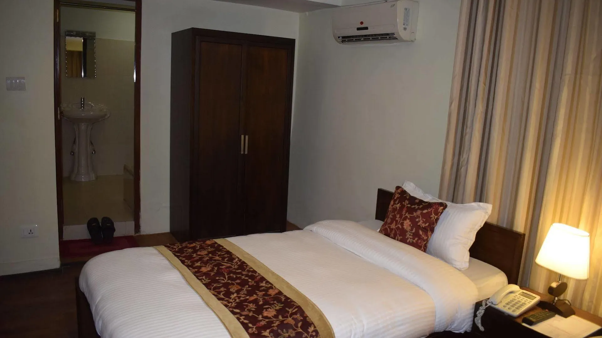 Hotel Yambu Kathmandu 3*,